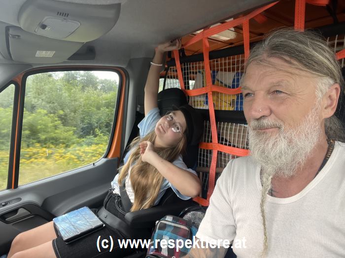 respekTIERE IN NOT on the road again 77