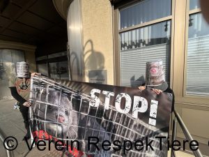 Protest vor Konsulat in Linz